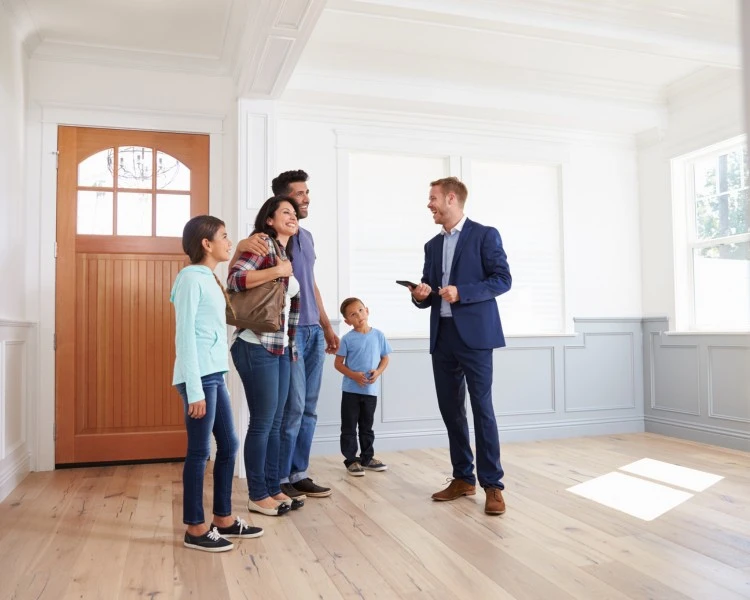 Realtor preparing listing with move-in cleaning service in Orange County